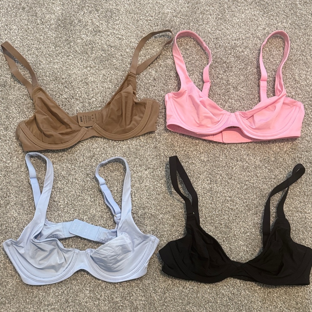 CUUP NWOT EUC Set of 4 30B